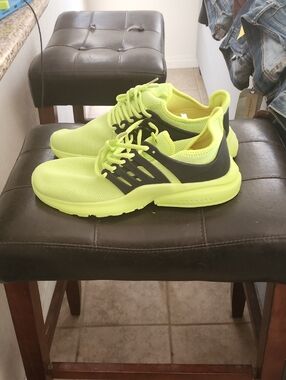 YNS Generic-Almost Brand NEW-Neon Yellow and Black Men’s Sneakers